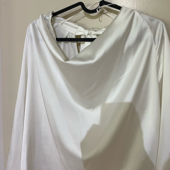 Zara White Satin Long Sleeves Blouse and Bow Tie with Gold Buttons XS NEW - Picture 4 of 10